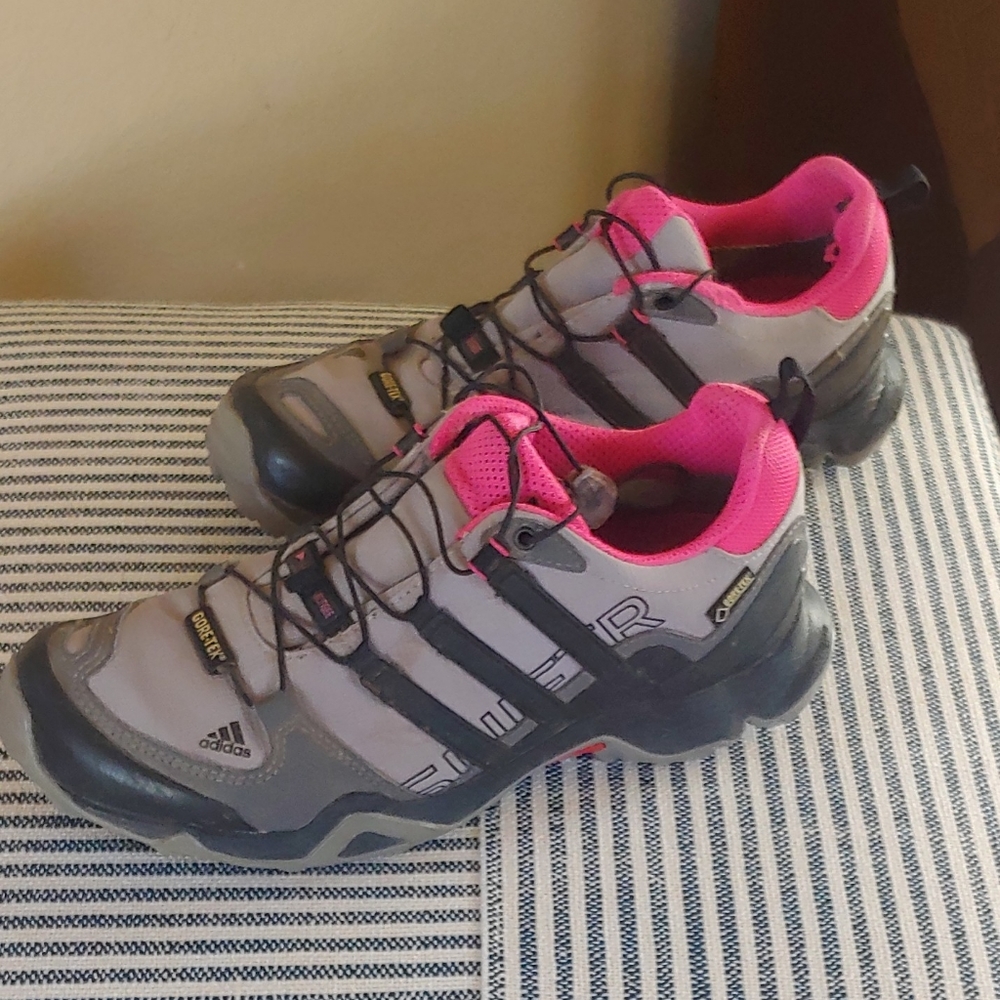Women's Adidas Terrex Swift Gortex Hiking Shoe, Size 7.5